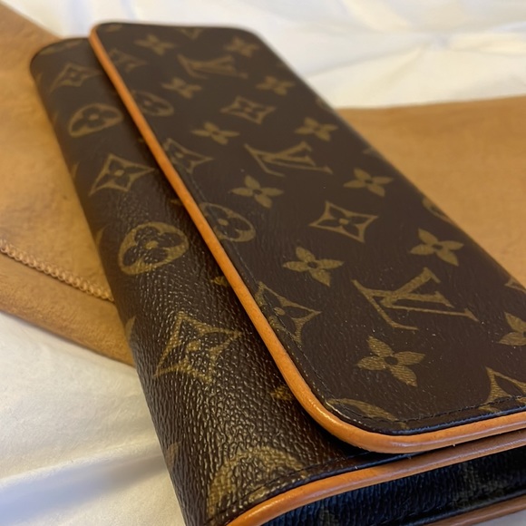 Louis Vuitton Pochette Twin GM M51852 Monogram Canvas Crossbody Bag - Picture 6 of 15